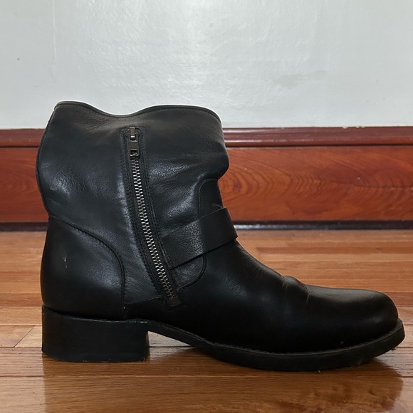 Frye Vicky Engineer Boots -  Size 10 - Picture 8 of 10